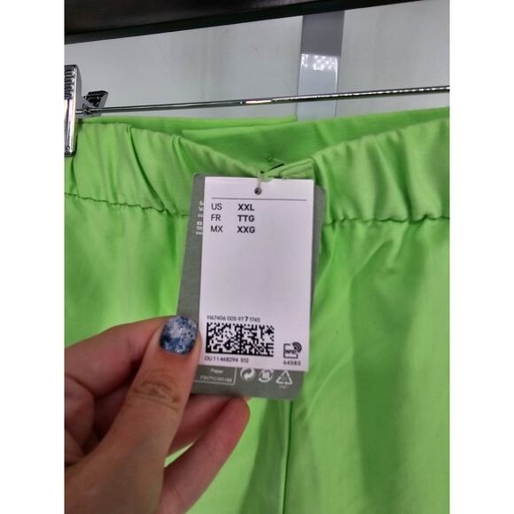 H&M Womens Sz XXL Bermuda Length Lime Green Shorts New - Picture 4 of 4